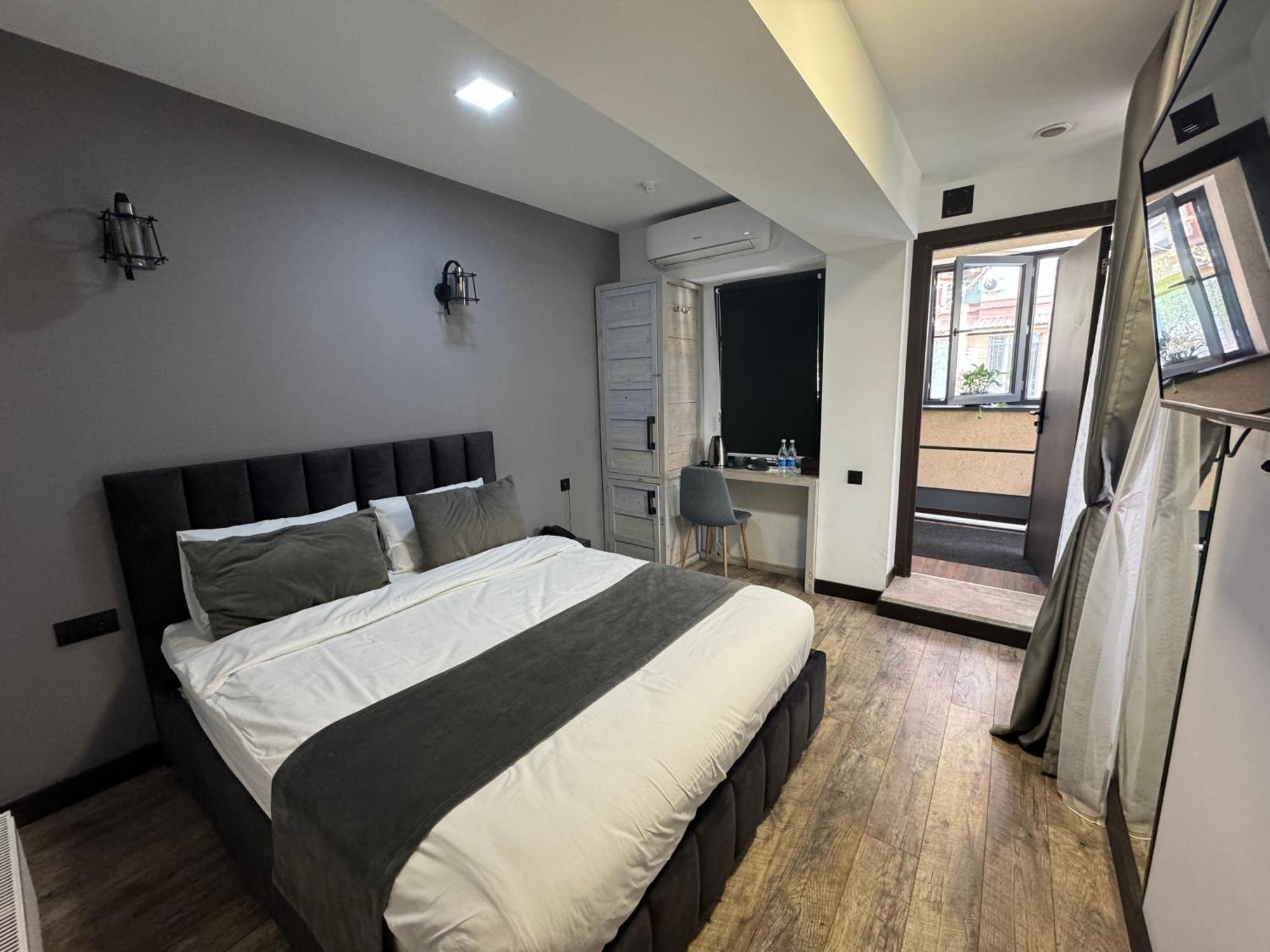 The Phoenix Boutique Hotel Єреван Екстер'єр фото
