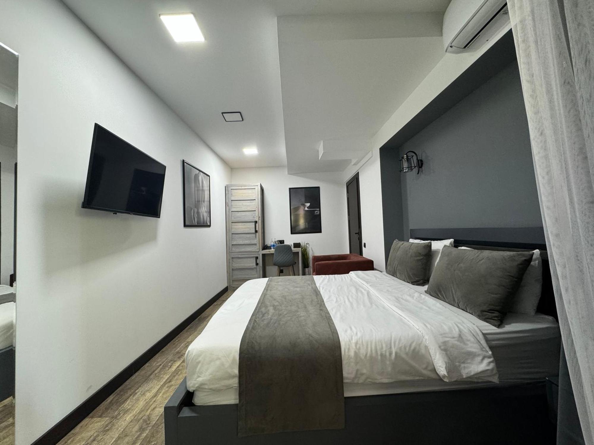 The Phoenix Boutique Hotel Єреван Екстер'єр фото